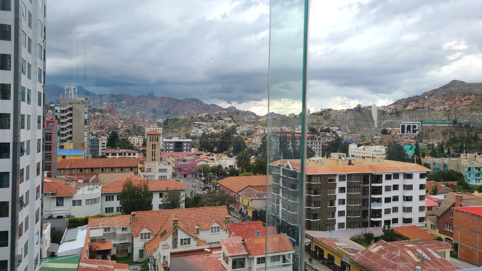 Departamento Av Hernando Siles Foto 4