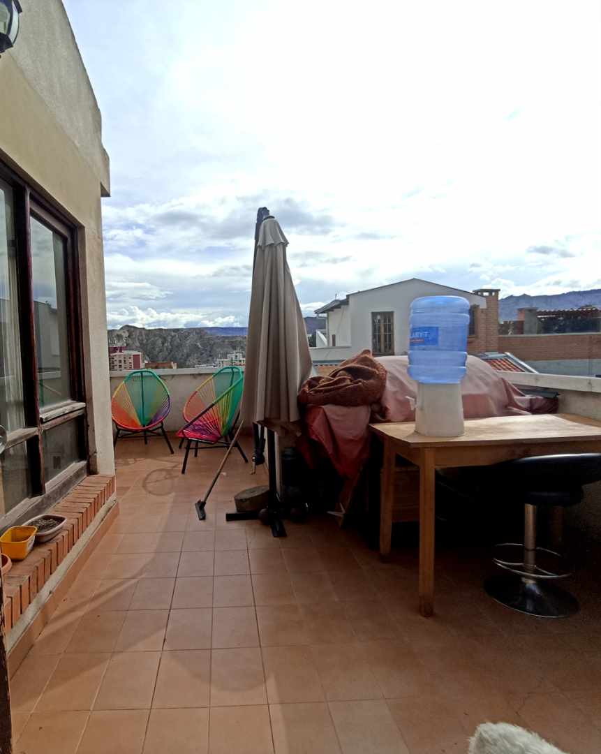 Departamento en Los Pinos en La Paz 3 dormitorios 2 baños  Foto 23