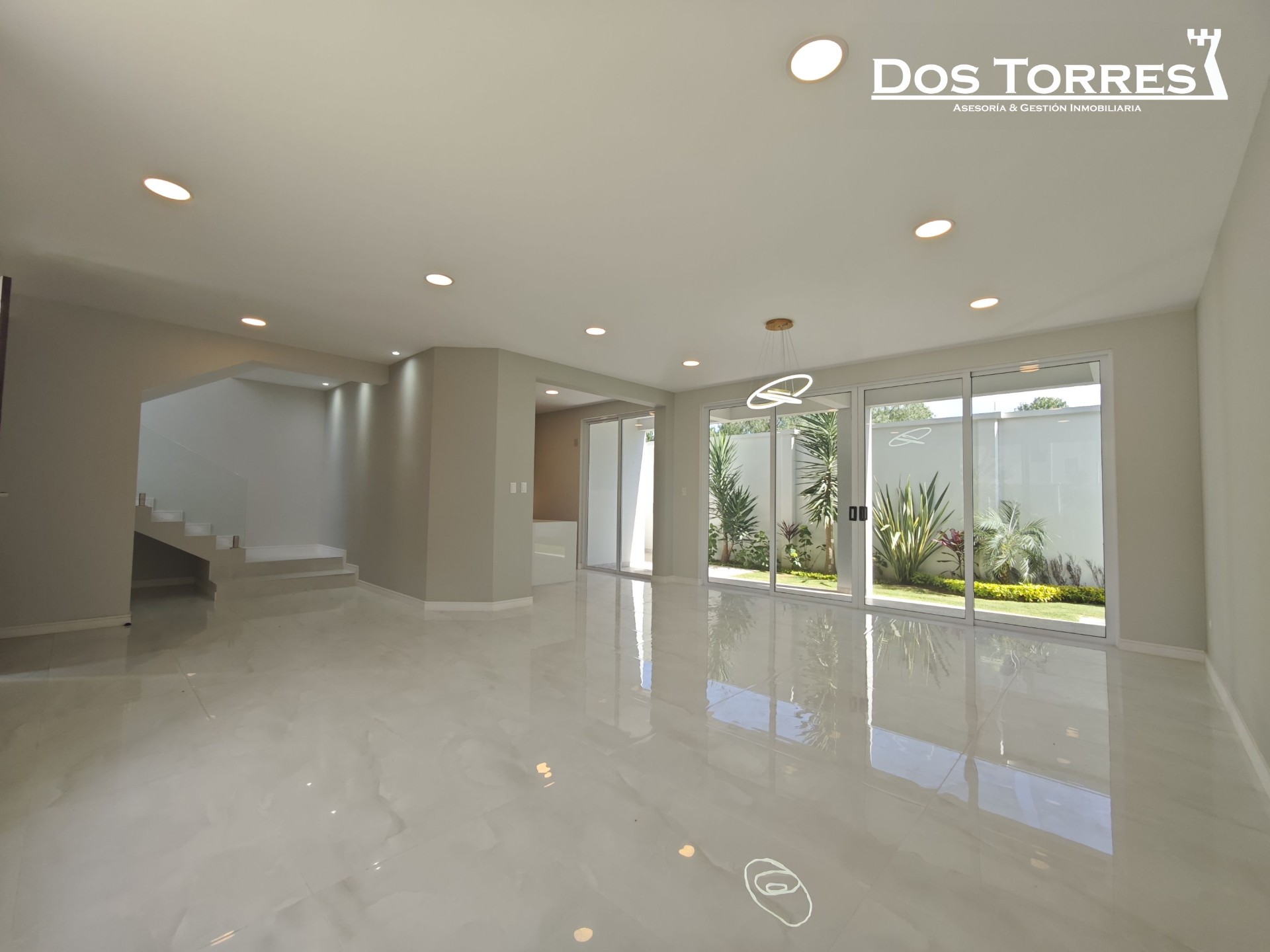 Casa en Tiquipaya en Cochabamba 3 dormitorios 3 baños 2 parqueos Foto 3