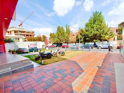 Casa en AlquilerCASA PARA NEGOCIO U OFICINA, EN ALQUILER, CALACOTO  3 dormitorios 3 baños 8 parqueos Foto 1