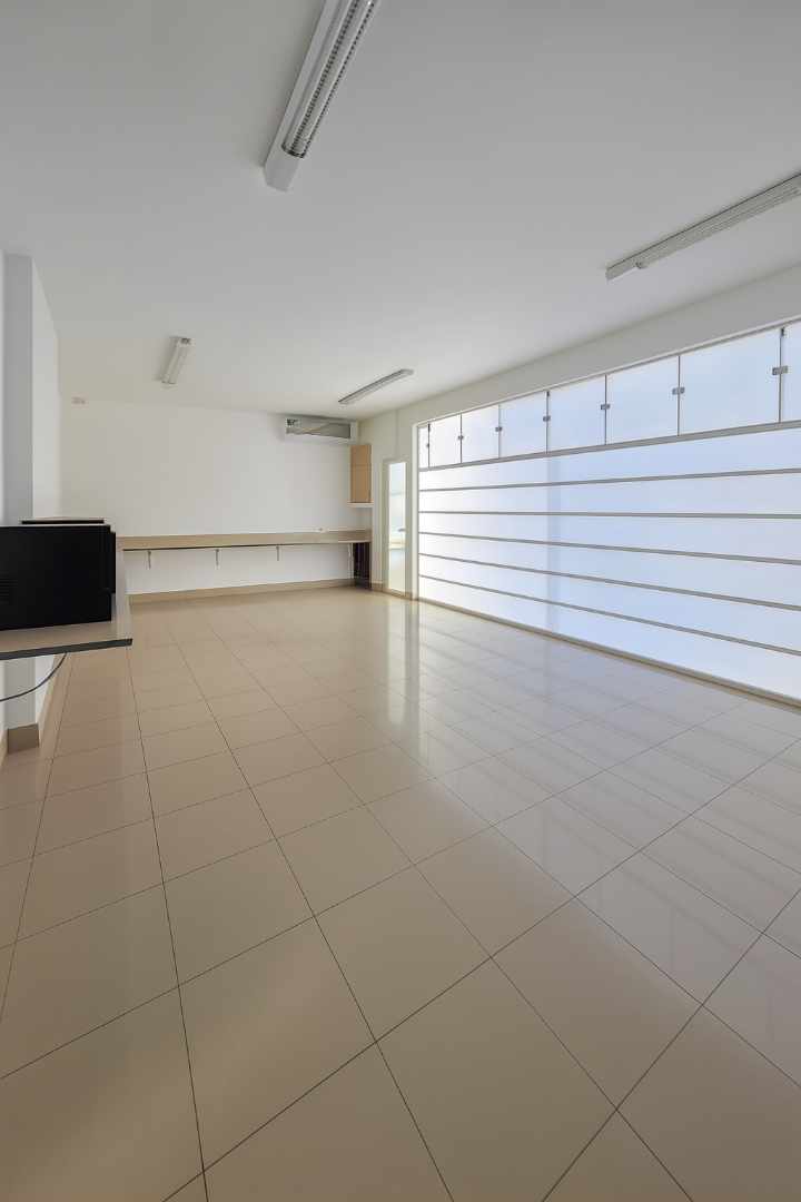 Oficina en AlquilerOFICINA EN ALQUILER – ZONA SUR  SANTA CRUZ DE LA SIERRA Foto 9