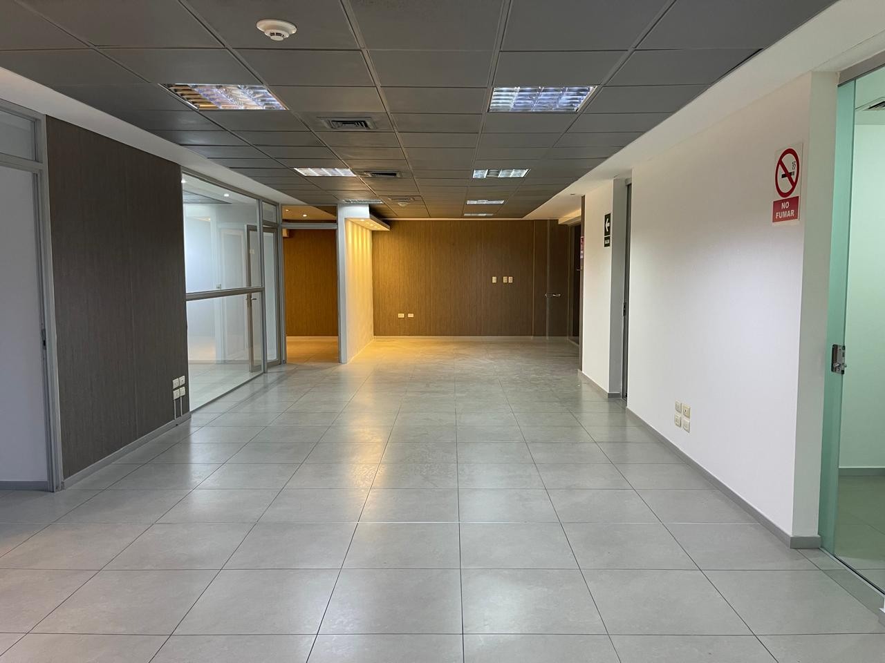 Oficina en Alquiler★¿Está Buscando más Prestigio para su Empresa? ★ Esta oficina en la Torre Dúo, es la solución. Foto 4