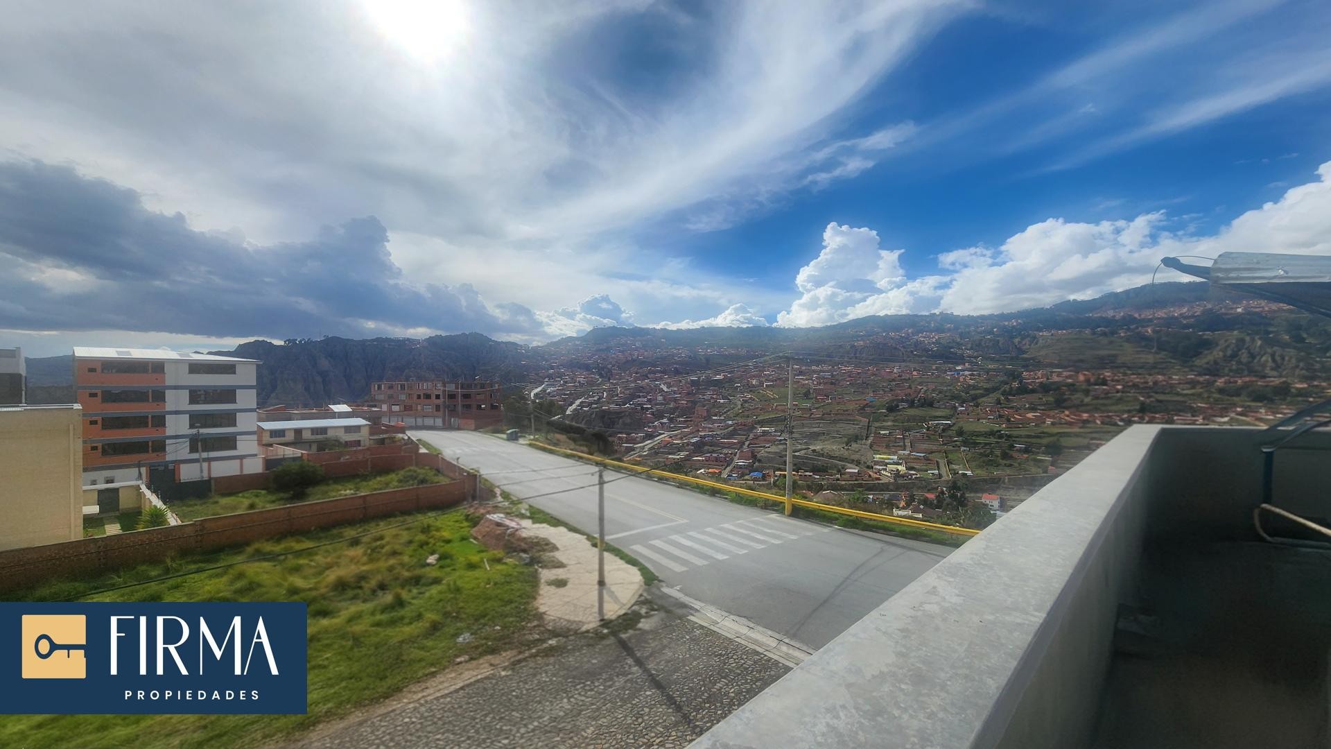Casa CASA EN PREVENTA DE LUJO EN ESQUINA, ALTO IRPAVI SECTOR PEÑA AZUL Foto 10