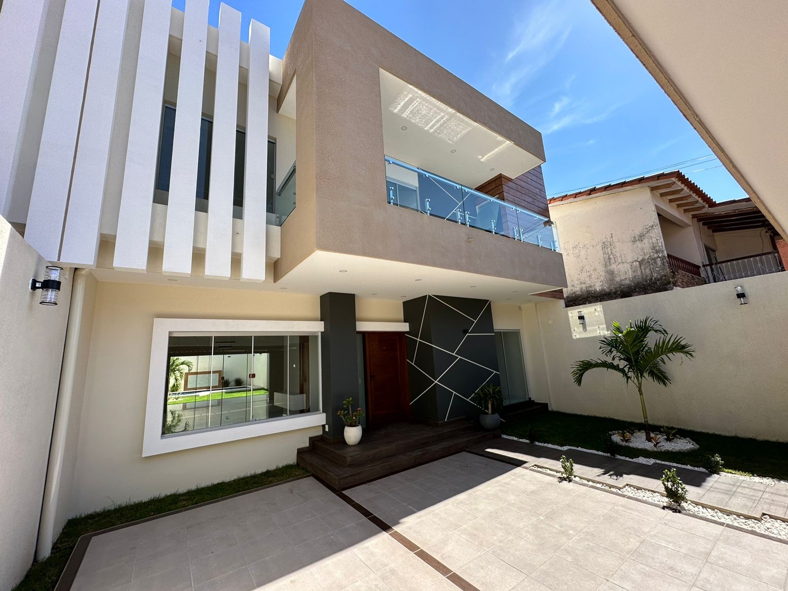 Casa en VentaSANTOS DUMONT ENTRE 3ER Y 4TO ANILLO 4 dormitorios 5 baños 2 parqueos Foto 17