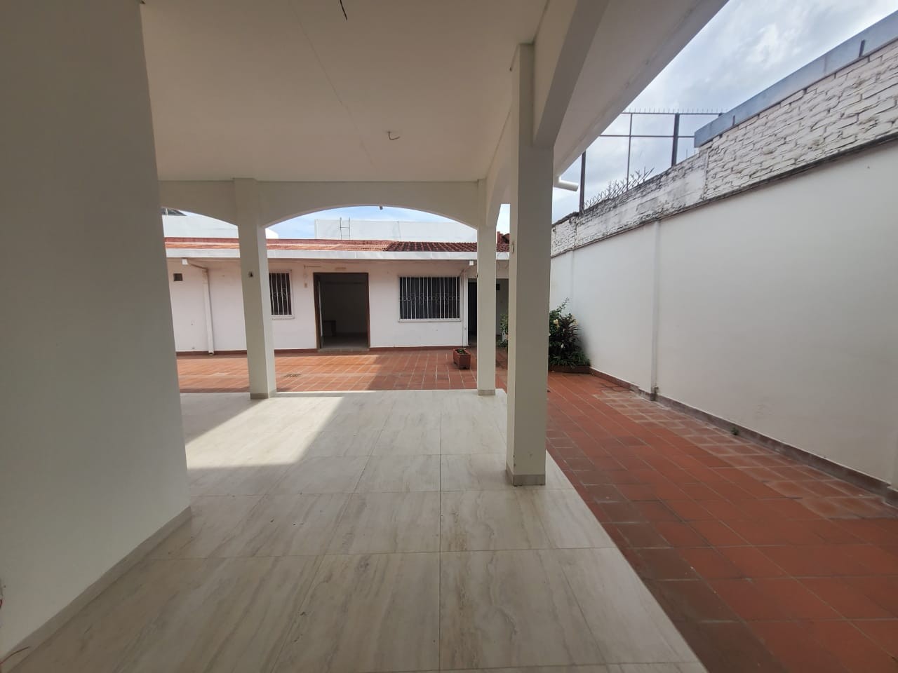 Casa en VentaAv. Las Américas Casa en venta o alquiler Foto 10