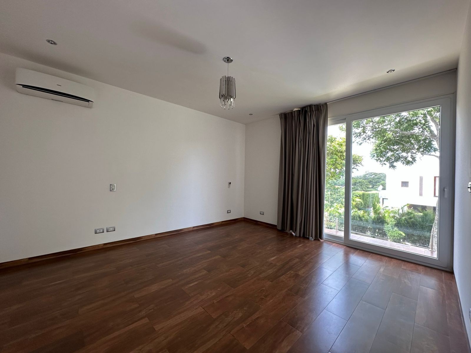 Casa en AlquilerCONDOMINIO URUBO GOLF MODULO7 Foto 2