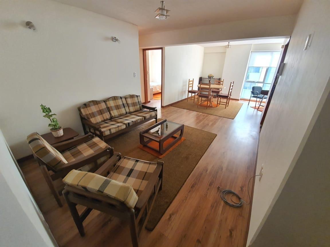 Departamento en San Jorge en La Paz 2 dormitorios 2 baños  Foto 1