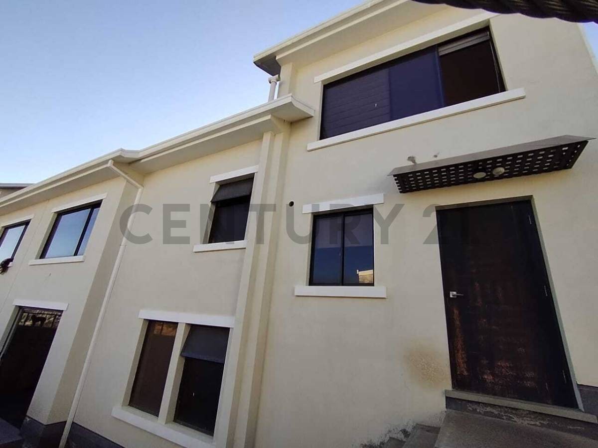 Casa en Achumani en La Paz 2 dormitorios 3 baños 1 parqueos Foto 3