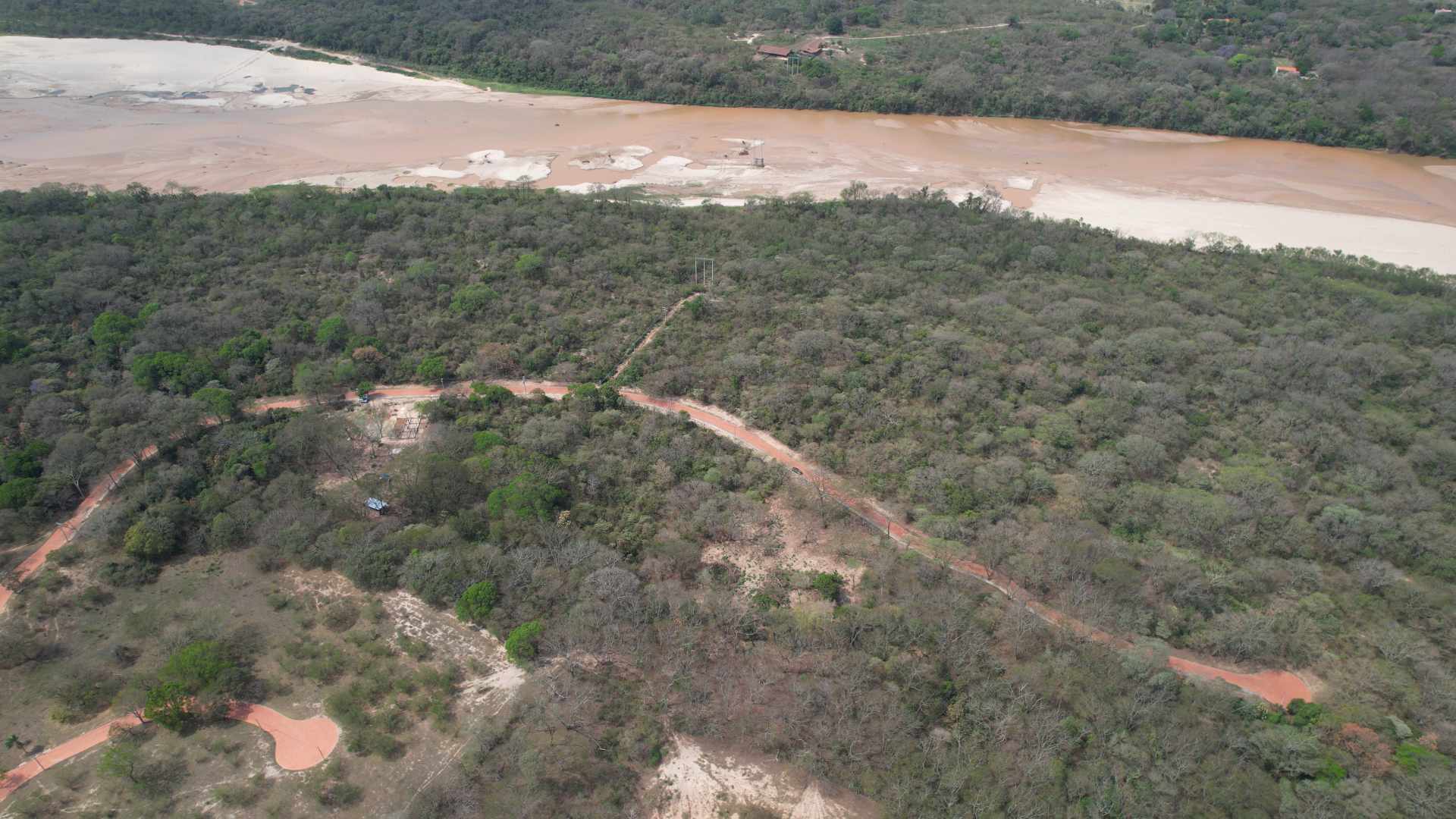 Terreno en VentaCondominio Santa Anita del Urubó, a sólo 10 minutos del Puente Mario Foianini camino a Tarumatú. Foto 5