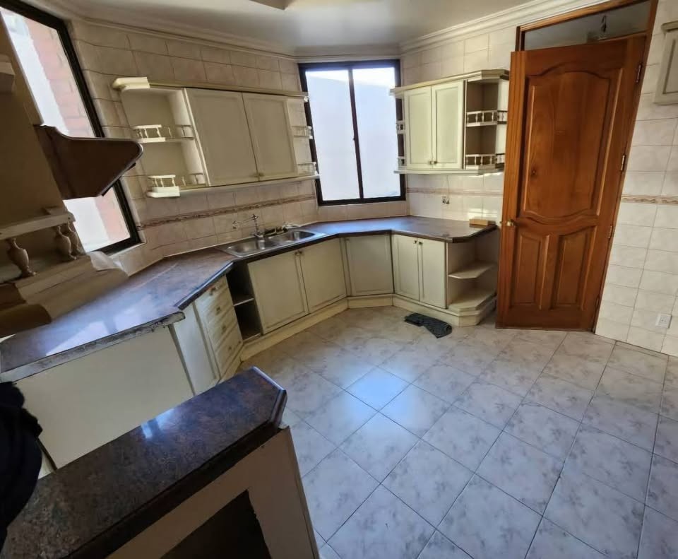 Departamento en VentaCalacoto  3 dormitorios 4 baños 1 parqueos Foto 3