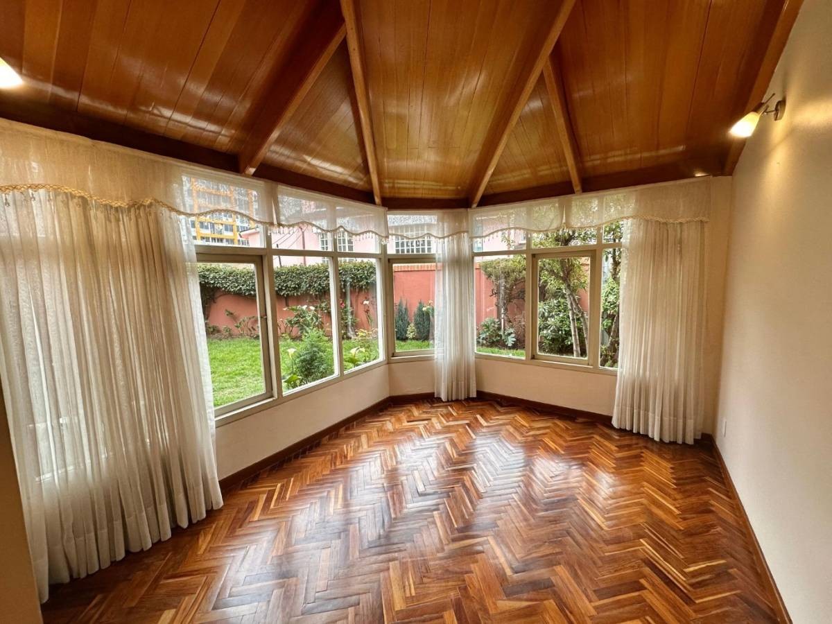 Casa en VentaCALLE 21 DE CALACOTO Y AV. COSTANERA CONDOMINIO CERRO GEMELO II Foto 8