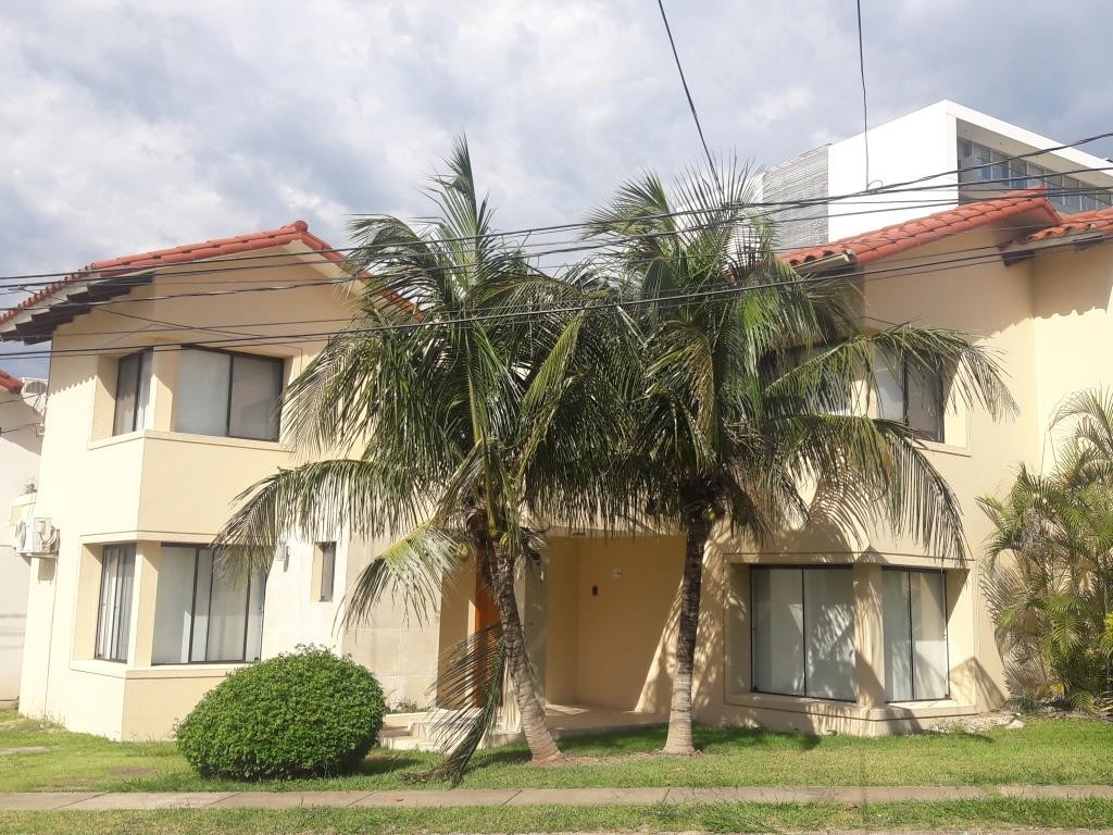 Casa 🏡 ALQUILER CASA EN CONDOMINIO CIUDAD JARDÍN  Foto 2