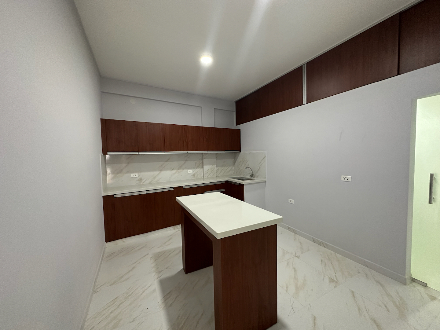 En Alquiler a $us 2,500 Foto 4