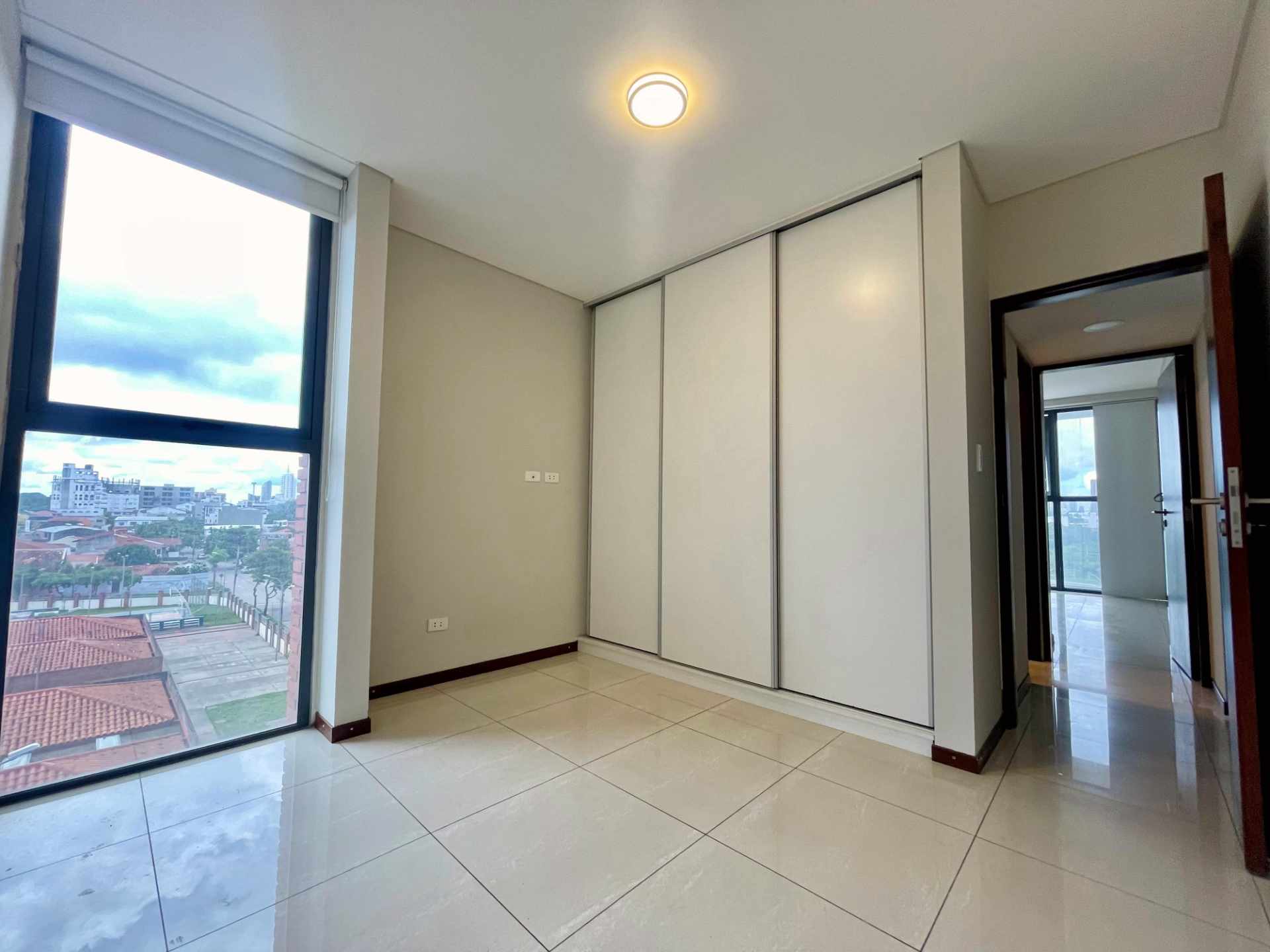 Departamento en AlquilerEN ALQUILER DPTO EQUIPETROL( canal Isuto y 3er anillo)   Foto 10