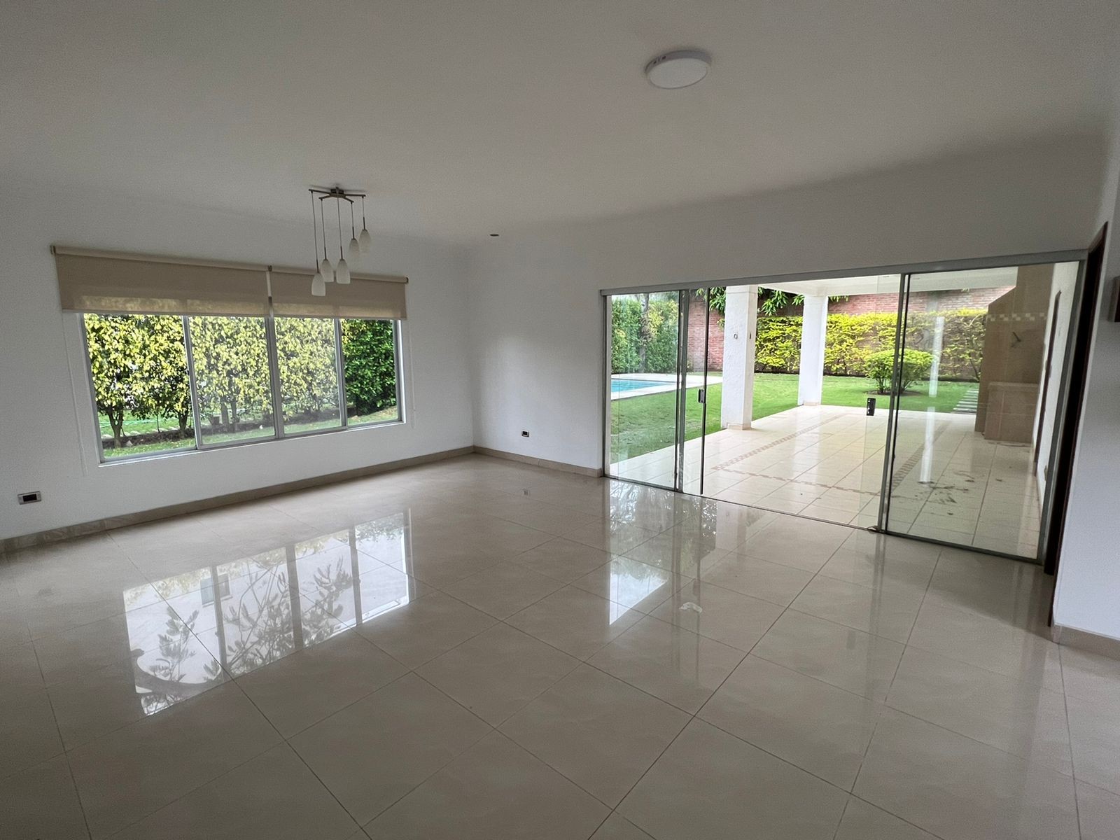 En Alquiler a $us 1,800 Foto 18