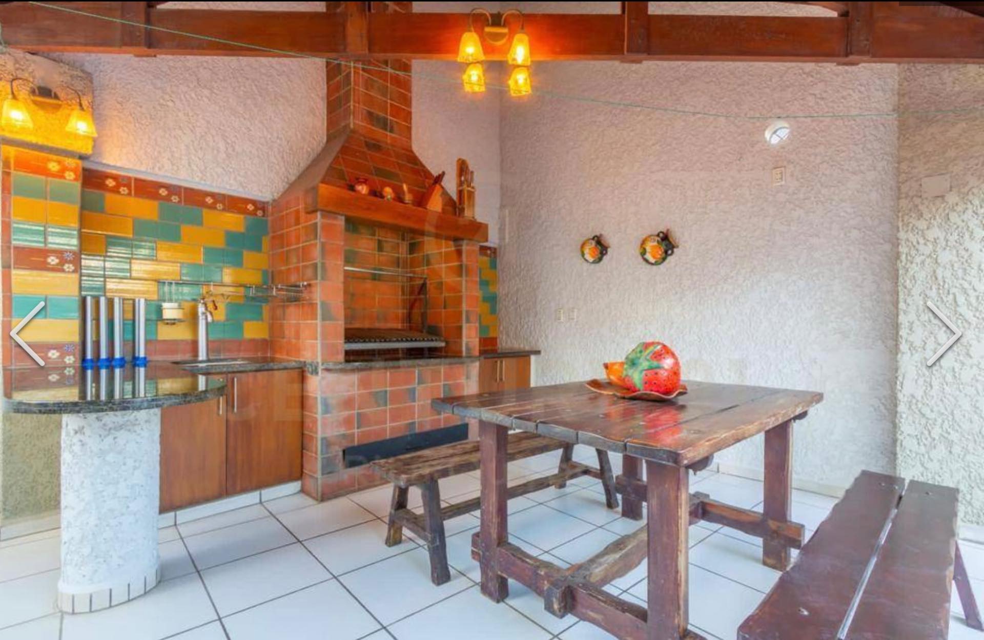 Casa en VentaBarrio Hamacas, Av. Beni entre 3er y 4to anillo 3 dormitorios 5 baños 2 parqueos Foto 3