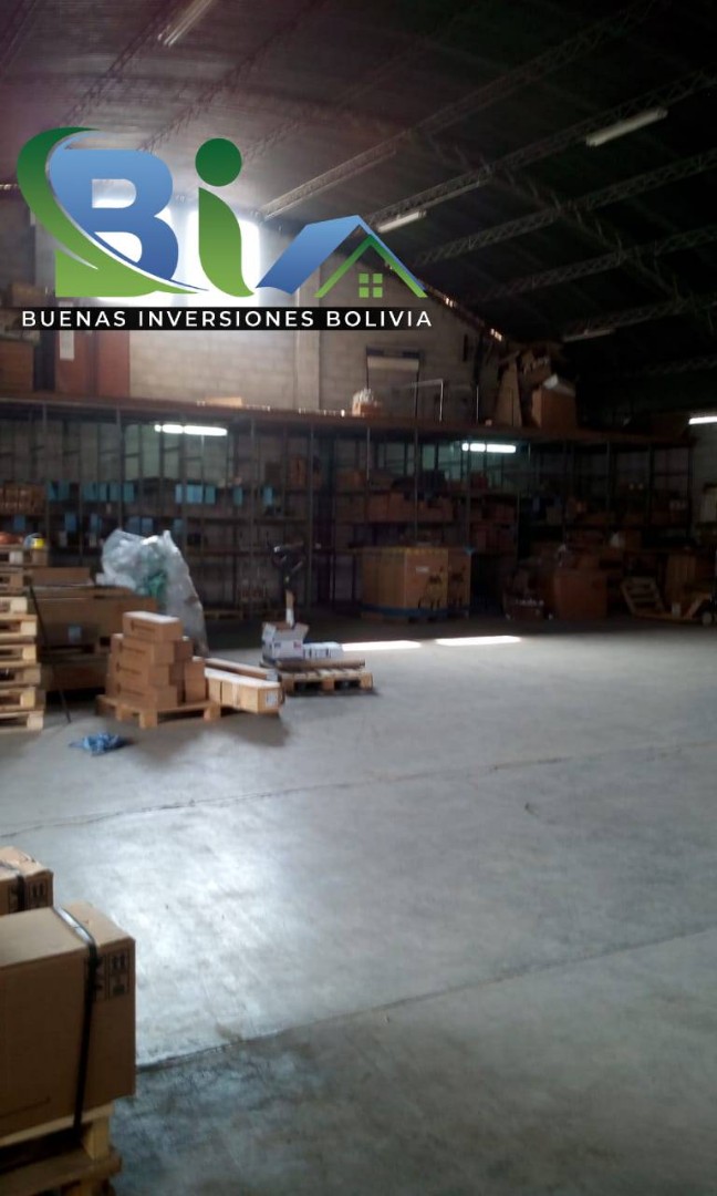 Galpón $us.455.000.- GALPON + DEPOSITO + VIVIENDA 961M2 AV. CAPITAN USTARIZ Foto 2