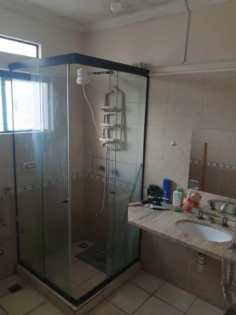 Casa en Entre 4to y 5to anillo Oeste en Santa Cruz de la Sierra 4 dormitorios 4 baños 2 parqueos Foto 15