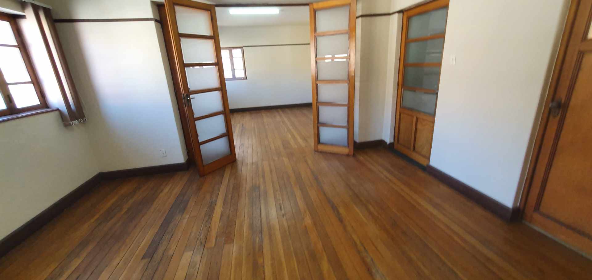 Oficina en Sopocachi en La Paz 7 dormitorios 1 baños  Foto 6