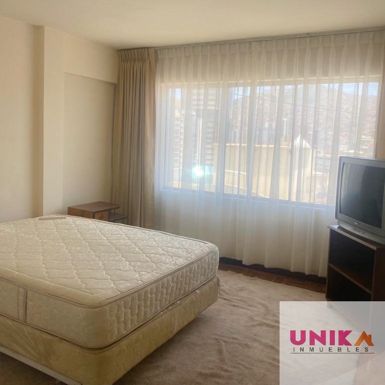 Departamento en Alquiler🏢 HERMOSO DEPARTAMENTO AMOBLADO Y EQUIPADO EN ALQUILER, PLAZA AVAROA. 2 dormitorios 1 baños  Foto 4