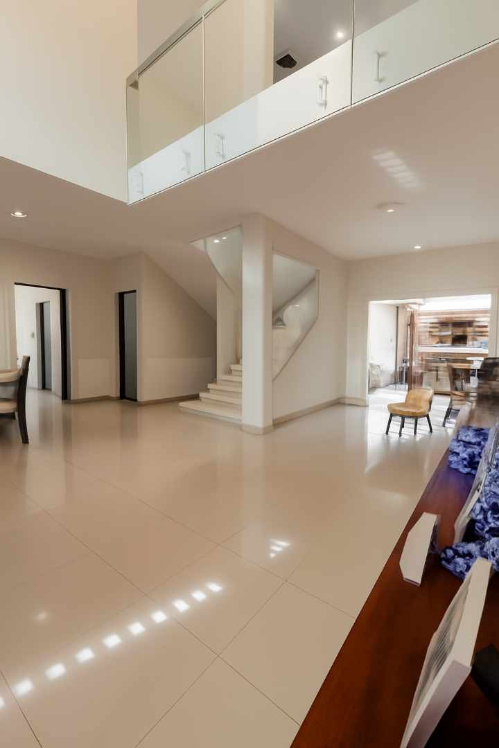 Casa en VentaAv. Banzer km 8.5, cerca del Colegio Cambridge – Cond. Valle Norte 3 dormitorios 4 baños 2 parqueos Foto 6