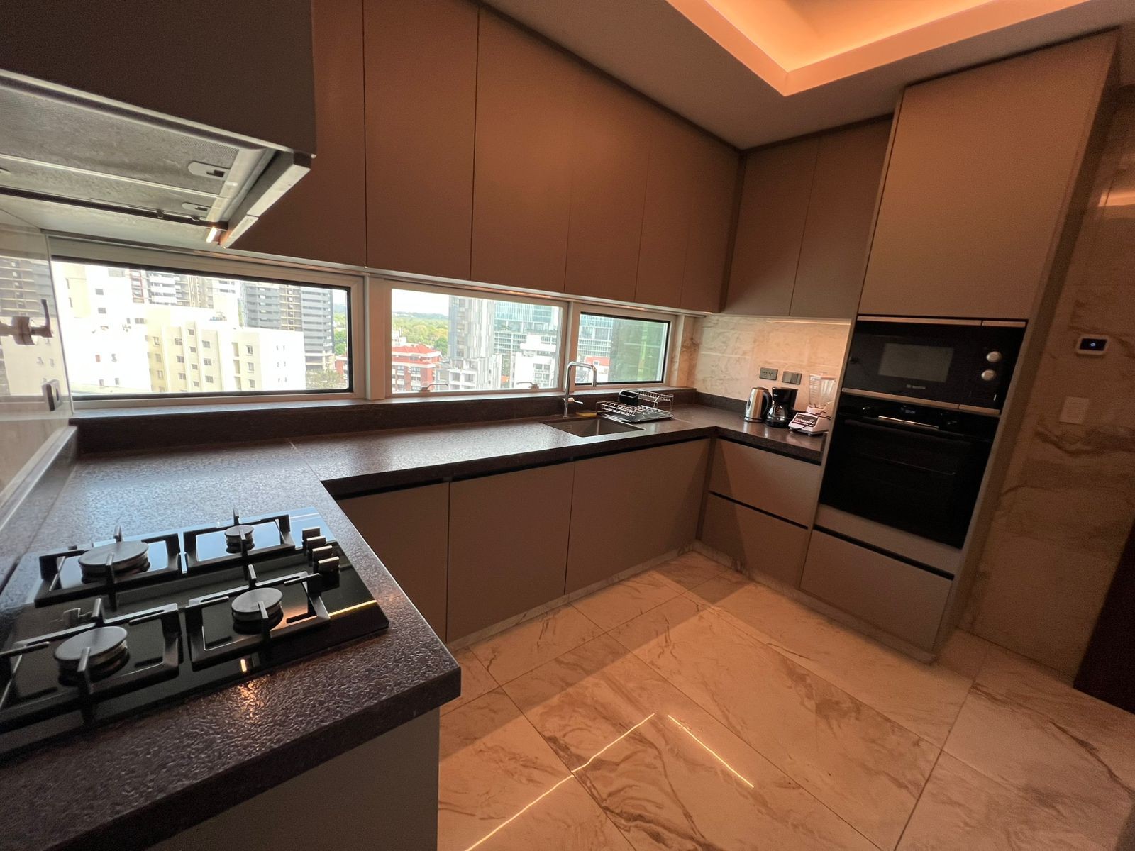 Departamento en Equipetrol en Santa Cruz de la Sierra 1 dormitorios 2 baños  Foto 9