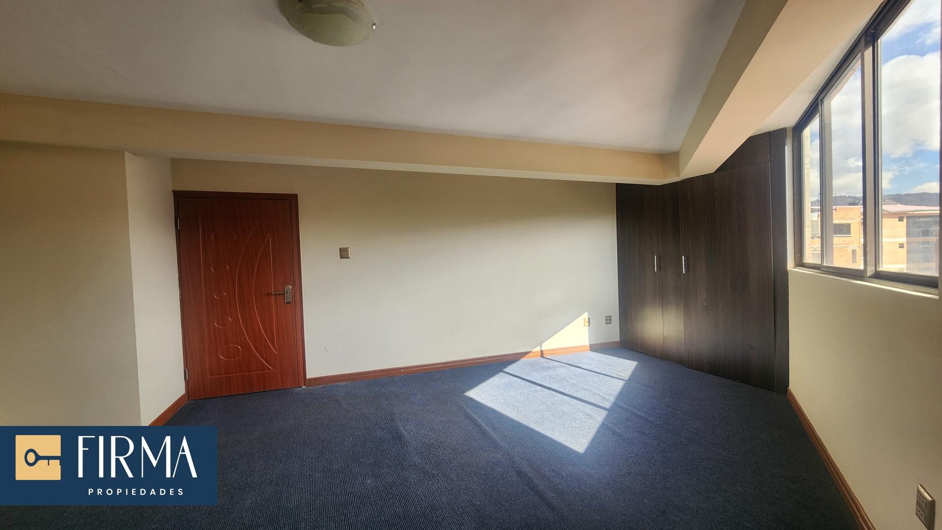 Departamento en Alto Irpavi en La Paz 3 dormitorios 3 baños 1 parqueos Foto 2