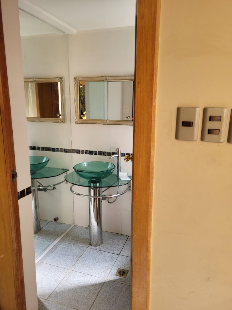 Casa en AlquilerCALACOTO -  EXCELENTE UBICACION 4 dormitorios 4 baños 5 parqueos Foto 16