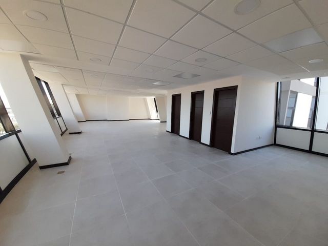 En Alquiler a $us 1,200 Foto 15