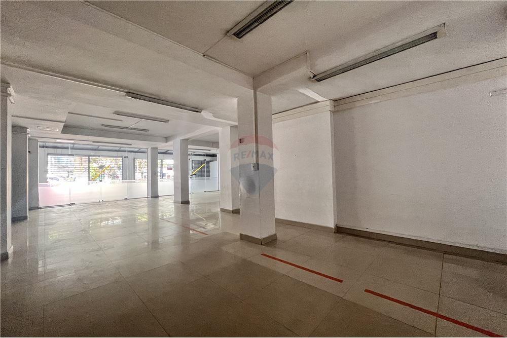 Local comercial en AlquilerAv Ballivian 