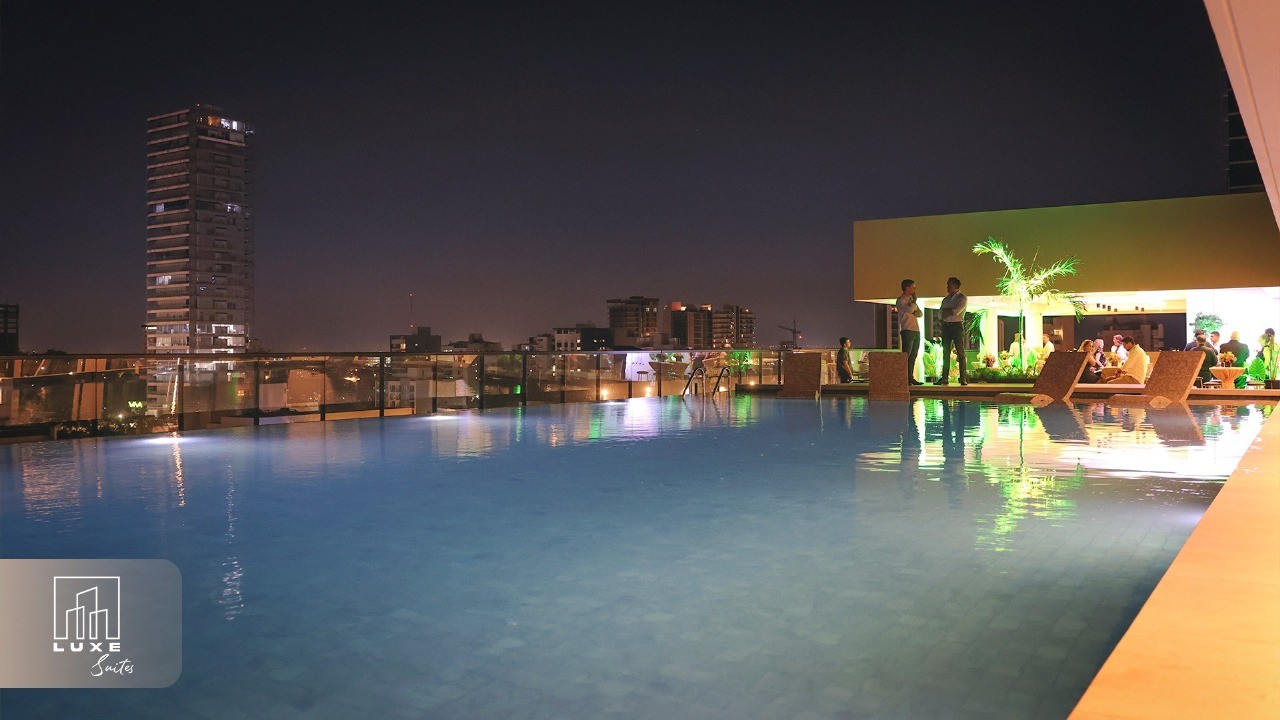 Departamento Luxe Suites calle 8 este Equipetrol Foto 4