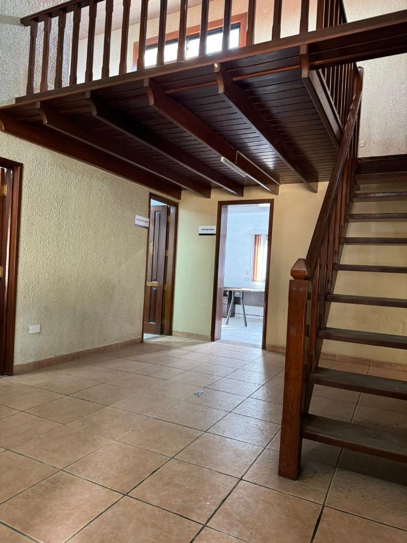 Departamento en AlquilerCASA ALQUILER PARA EMPRESA ZONA NORTE ENTRE 3er y 4to ANILLO POR LA BANZER  6 dormitorios 4 baños 4 parqueos Foto 11