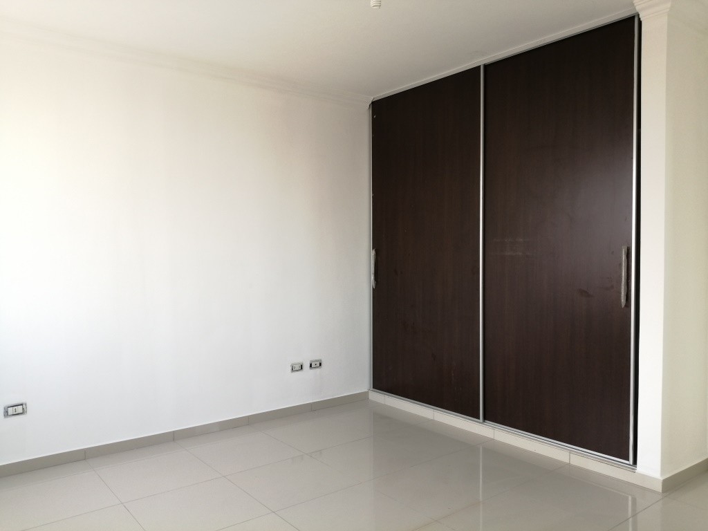 Departamento en AlquilerAV. ALEMANA C/ LAS BARRERAS entre 3er y 4º anillo Foto 8