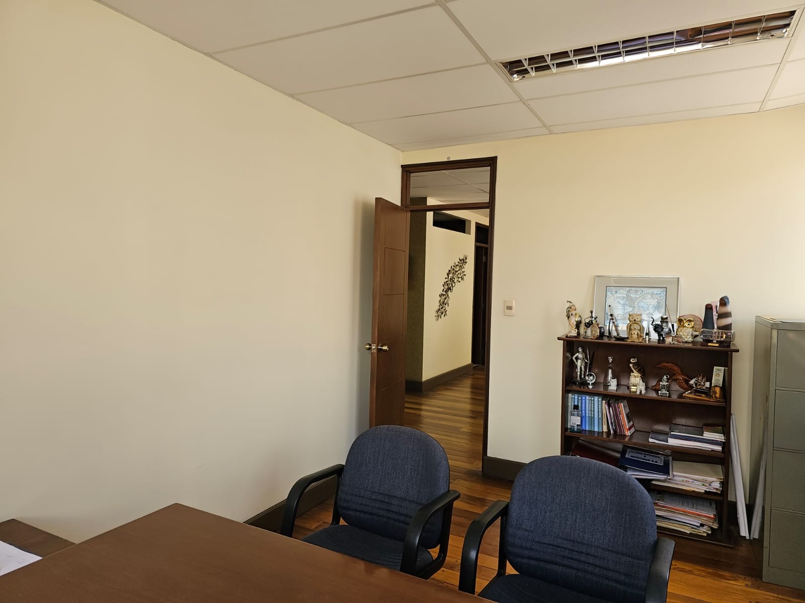 Oficina en VentaCalacoto, cerca de la calle 8  5 dormitorios 1 baños  Foto 10