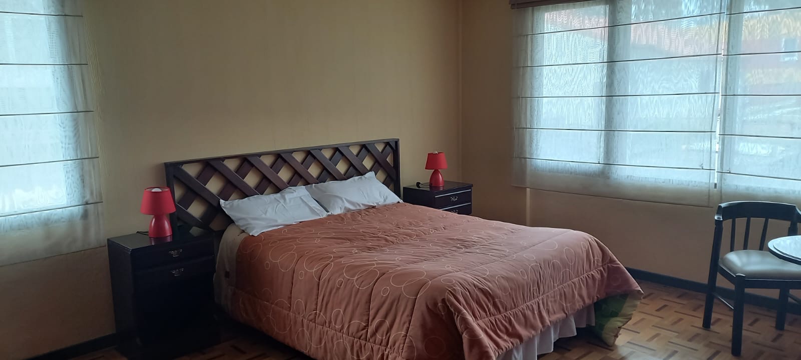 Casa en Achumani en La Paz 16 dormitorios 17 baños 6 parqueos Foto 4