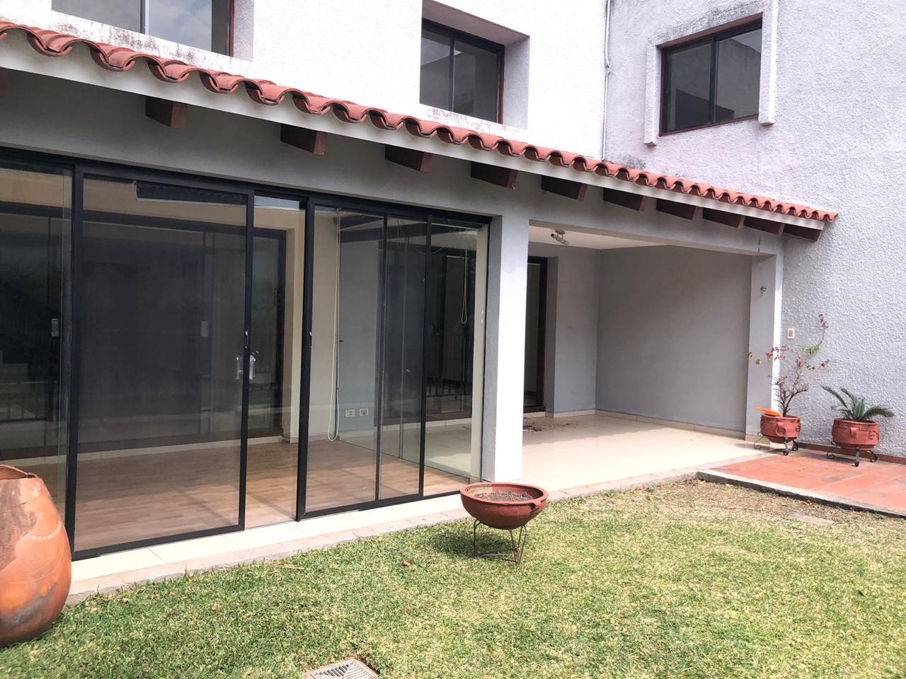 Casa en AlquilerCASA EN ALQUILER, LA HACIENDA II CALLE TAMARINDO 4 dormitorios 4 baños 2 parqueos Foto 6