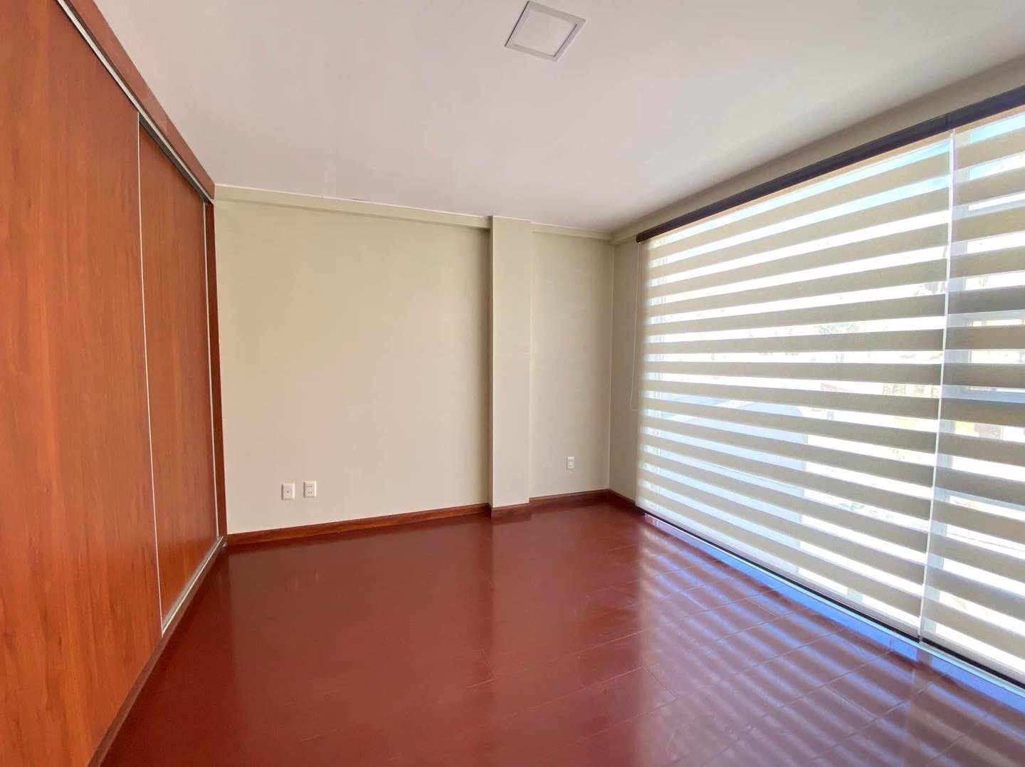 Departamento en Cota Cota en La Paz 3 dormitorios 4 baños 1 parqueos Foto 4