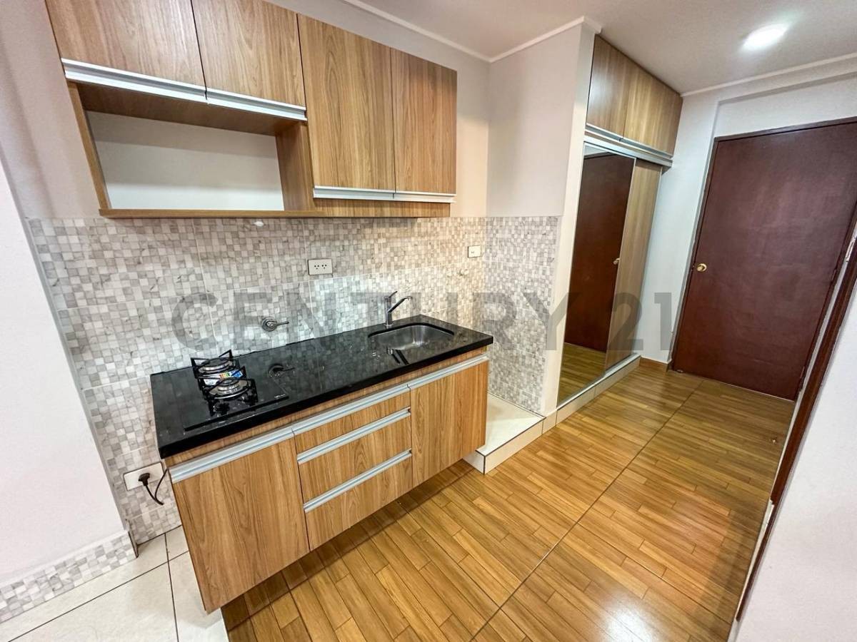 Departamento en Centro en Santa Cruz de la Sierra 1 dormitorios 1 baños  Foto 3