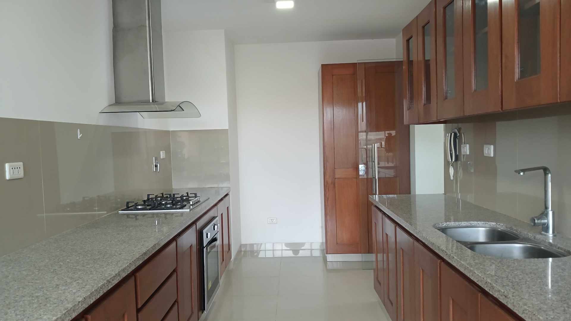 Departamento en Alquiler🔹 EN ALQUILER – PRECIOSO DEPARTAMENTO A ESTRENAR🔹 3 dormitorios 3 baños 1 parqueos Foto 6