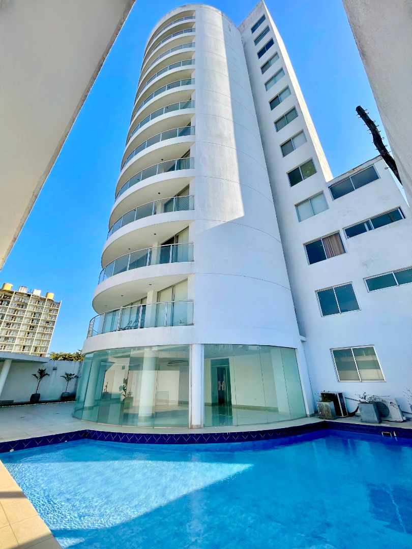 Departamento en VentaBARRIO RESIDENCIAL URBARÍ!! 2DO ANILLO!!   Foto 3