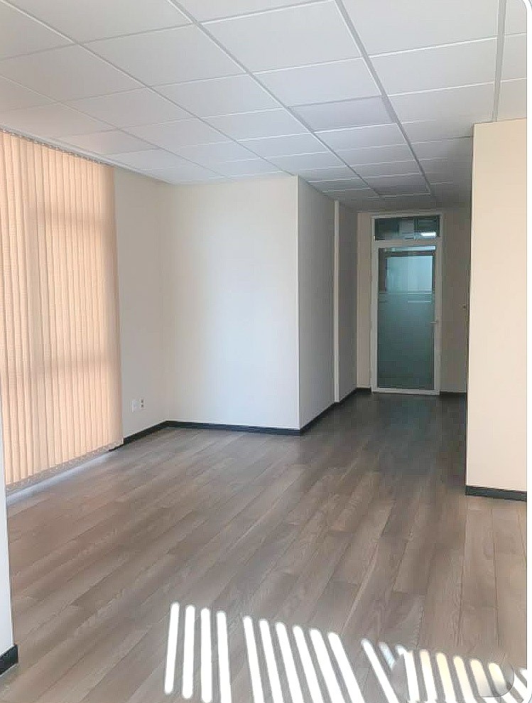 Oficina en Alquiler<b>OFICINA EN ALQUILER, CALACOTO, TORRE EMPRESARIAL.</b> 2 dormitorios 2 baños 2 parqueos Foto 3