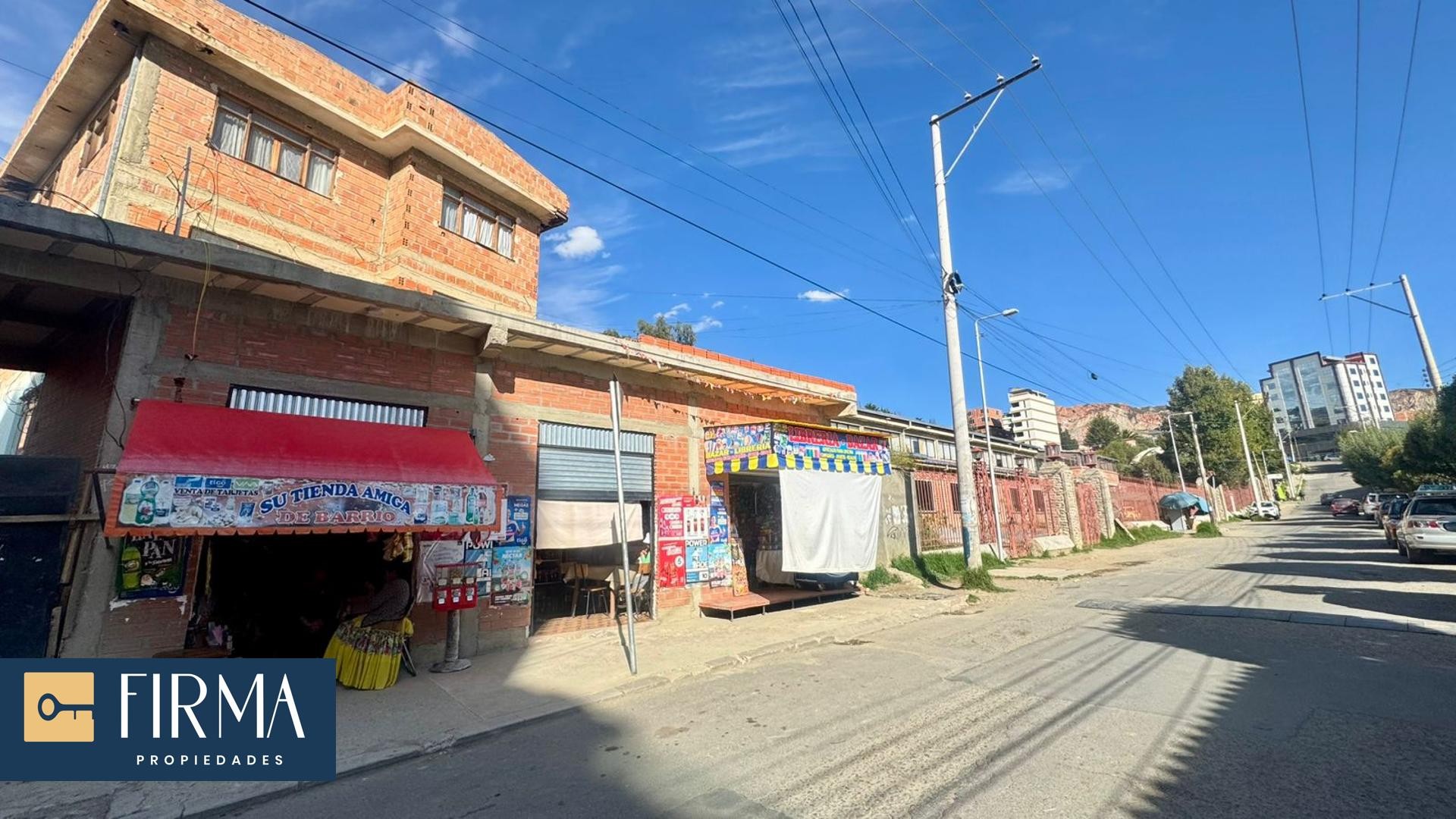 Terreno en VentaCASA COMO TERRENO EN VENTA, CALACOTO Foto 1