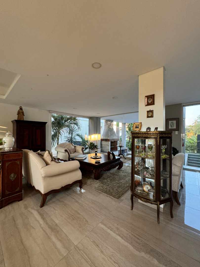 Casa en VentaUrubó 
Condominio Santa Cruz La Vieja 4 dormitorios 5 baños 4 parqueos Foto 9