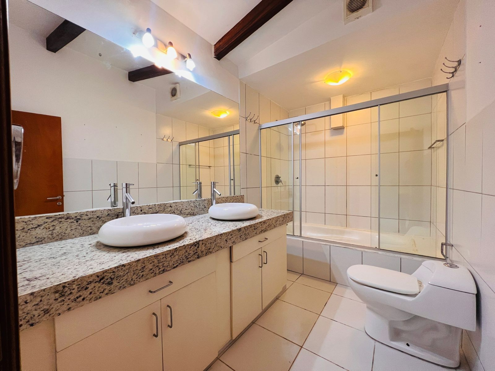 En Alquiler a $us 1,600 Foto 15