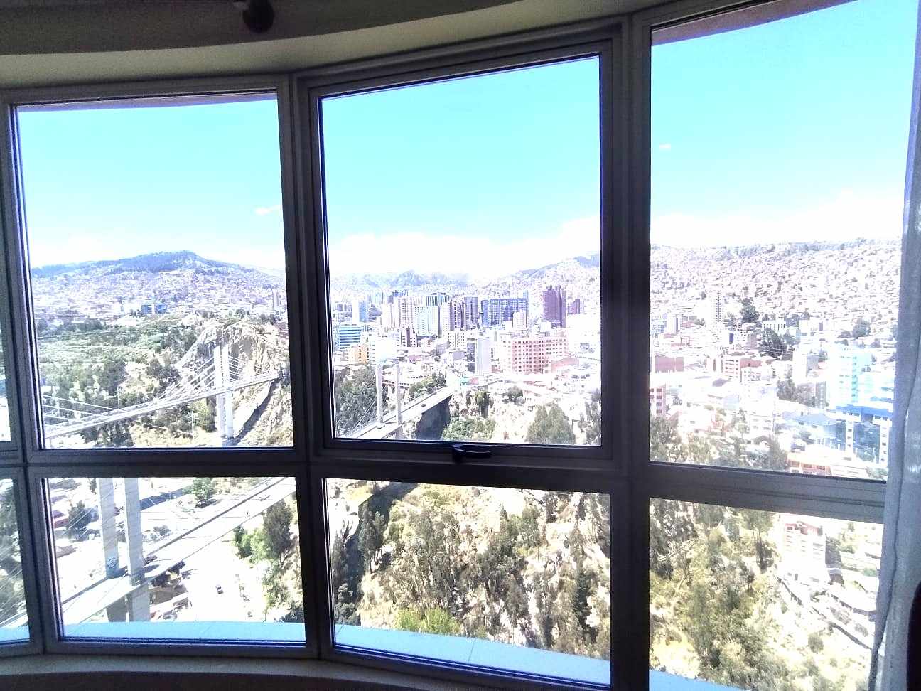 Departamento en AlquilerAVENIDA ARCE   -    LA PAZ  3 dormitorios 4 baños 1 parqueos Foto 9