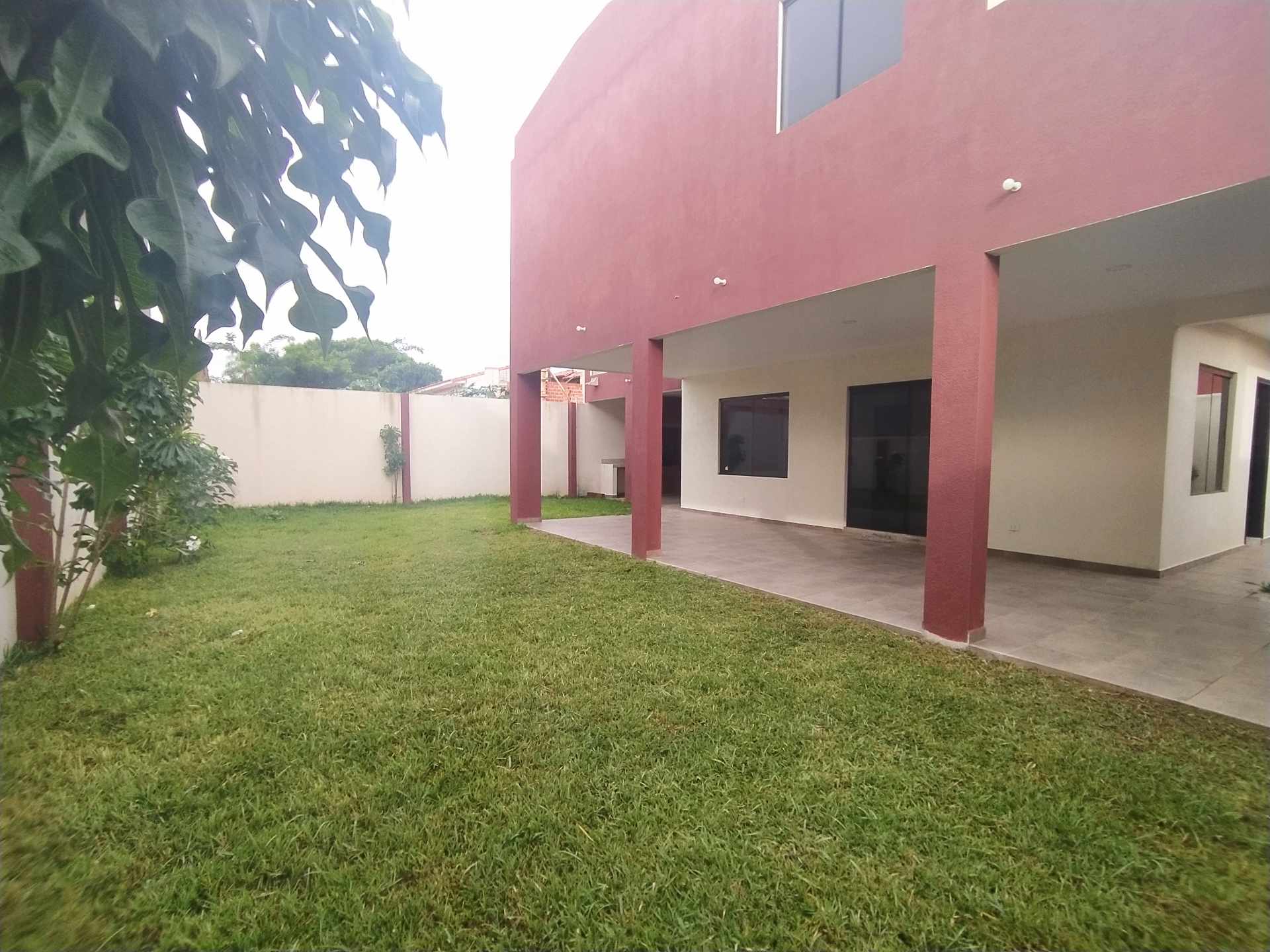 Casa en VentaAV. LA COLORADA ENTRE 5TO Y 6TO ANILLO Foto 5