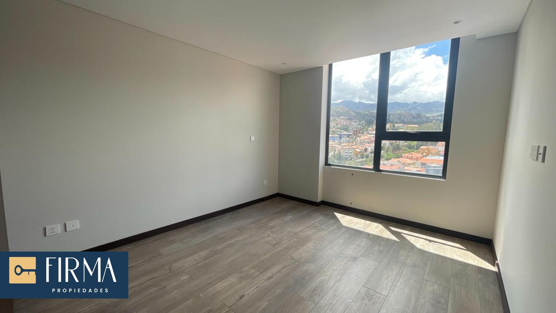 Departamento en AlquilerDEPARTAMENTO EN ALQUILER, CALACOTO 2 dormitorios 2 baños 1 parqueos Foto 12