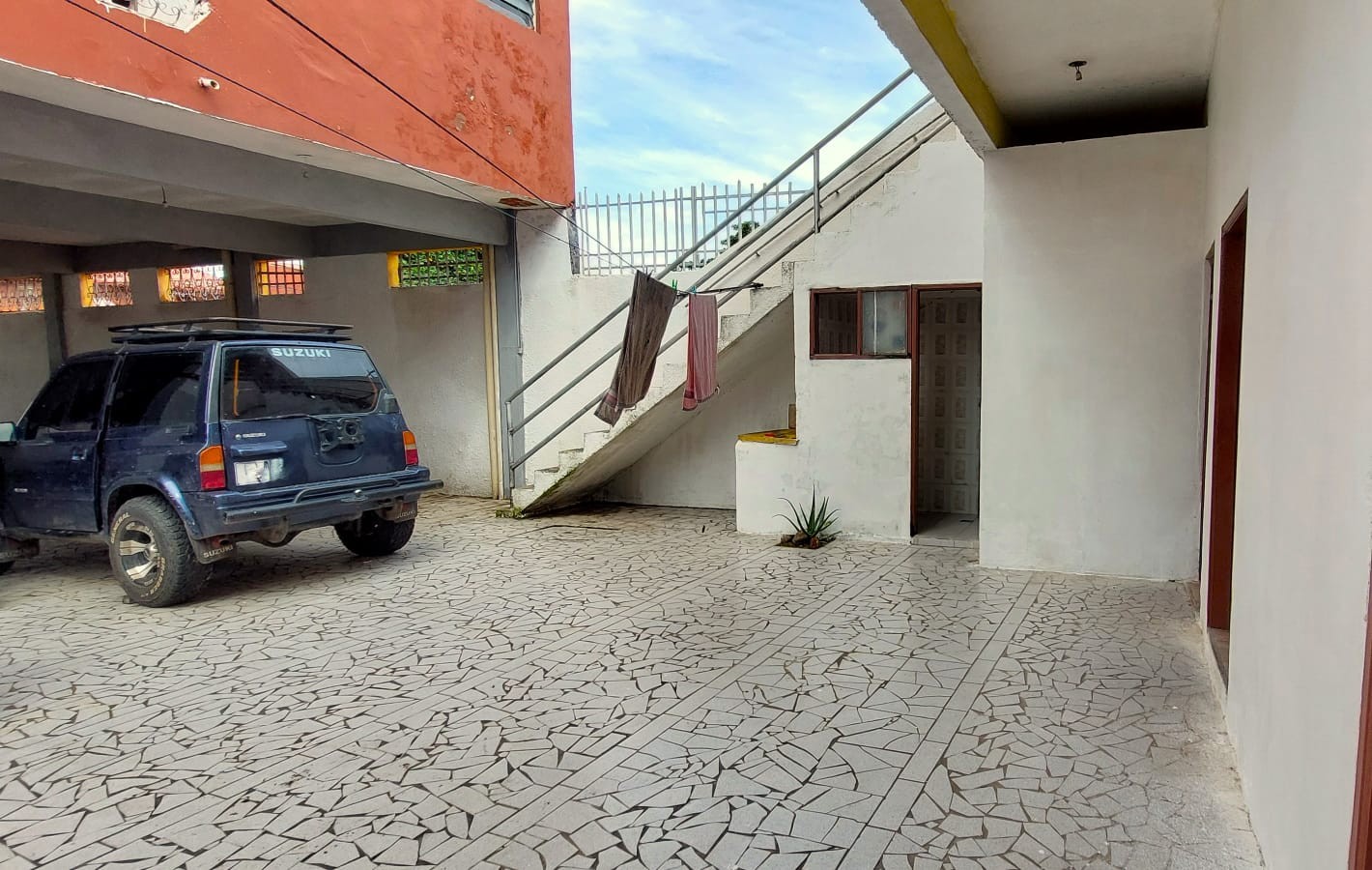 Casa en VentaBARRIO BRANIFF ZONA SUR. 3ER Y 4TO ANILLO! CERCA AL MCDO. ALTO SAN PEDRO. ! 4 dormitorios 4 baños 5 parqueos Foto 4