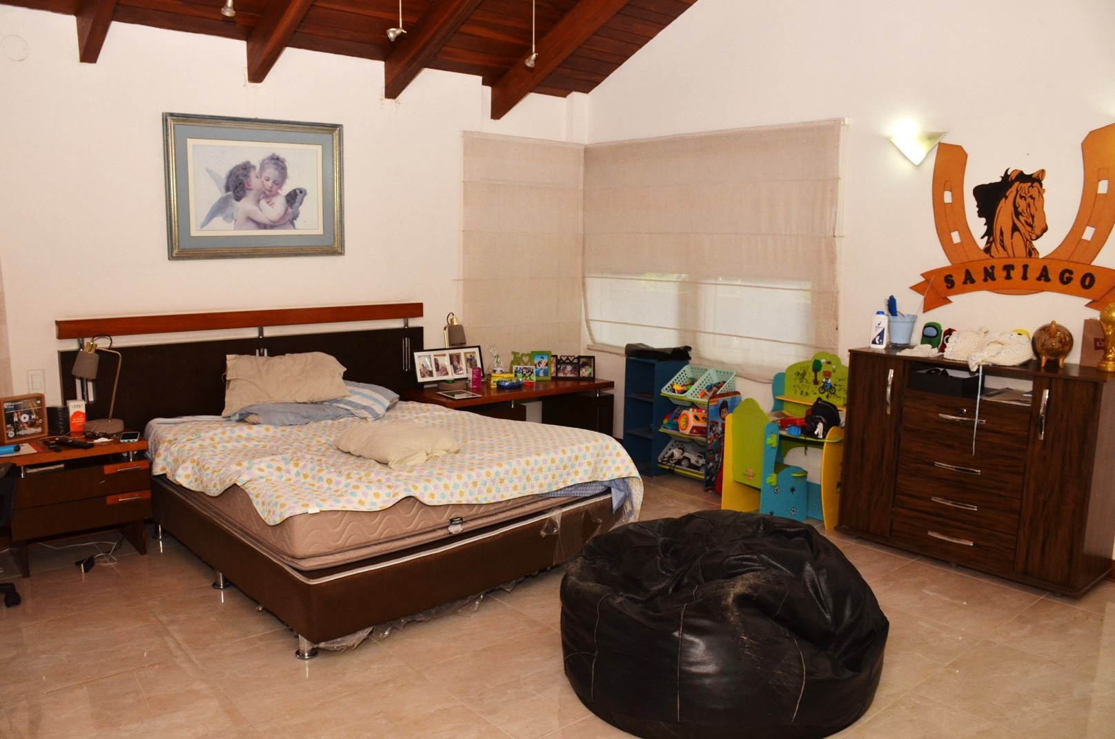 Casa en Entre 2do y 3er anillo Norte en Santa Cruz de la Sierra 5 dormitorios 4 baños 2 parqueos Foto 6