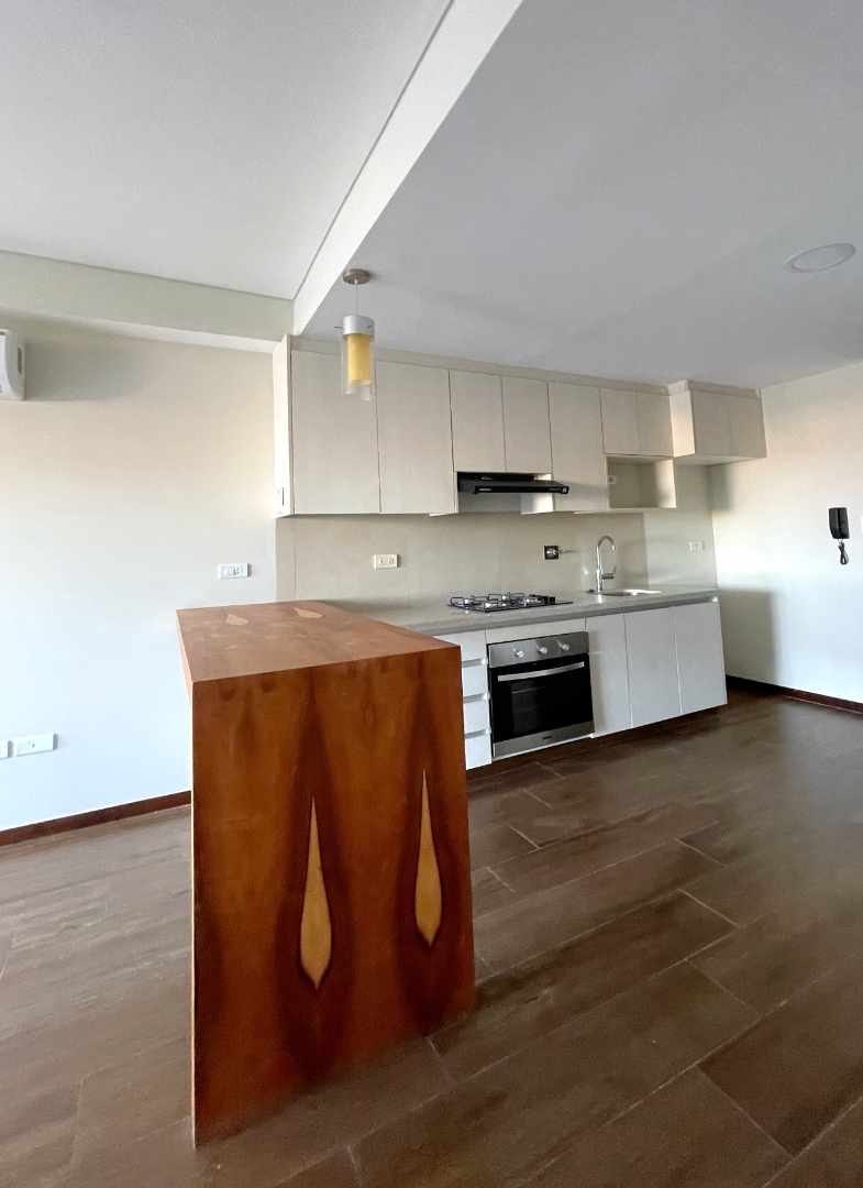 Departamento en Entre 2do y 3er anillo Norte en Santa Cruz de la Sierra 2 dormitorios 2 baños 1 parqueos Foto 25